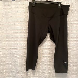XL Nike Dri-Fit Cropped Leggings